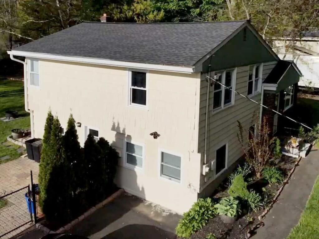 Rear view of home with GAF asphalt shingles in Blauvelt, NY